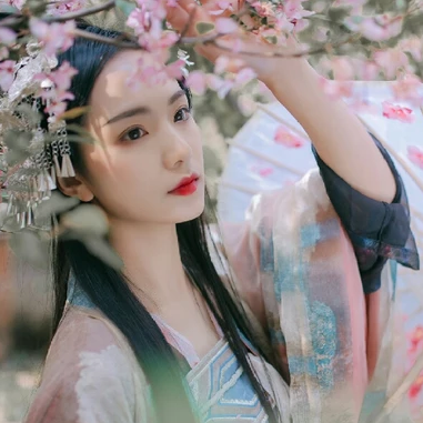 花香滿溢女生頭像，唯美古風真人頭像