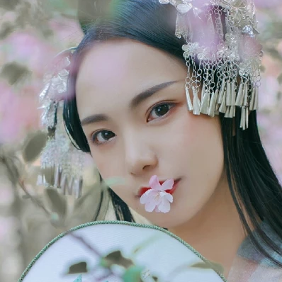 花香滿溢女生頭像，唯美古風真人頭像