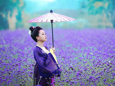 優雅古典的網名：時光涼丷春衫薄