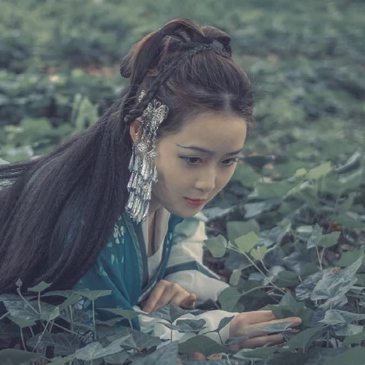 青衣帶斗笠女生頭像，唯美古風真人頭像