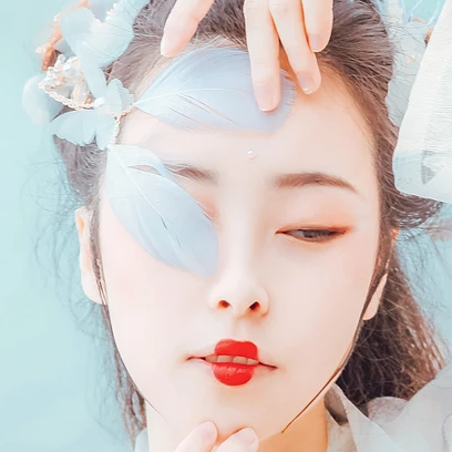 羽仙帶傘女生頭像，唯美古風真人頭像