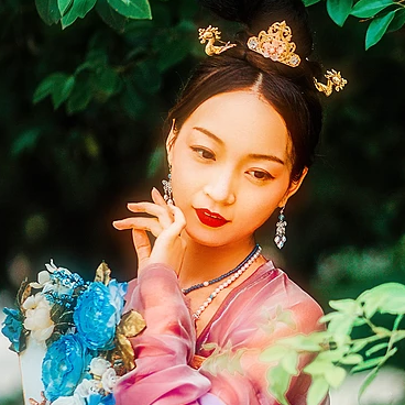 多彩花團扇女生頭像，唯美古風真人頭像