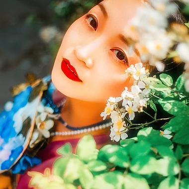 多彩花團扇女生頭像，唯美古風(fēng)真人頭像