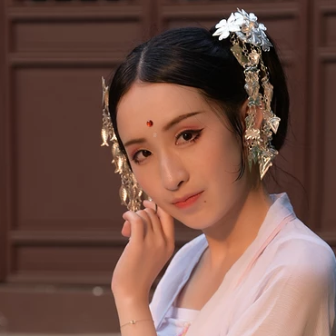 青山煙雨女生頭像，唯美古風真人頭像