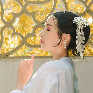 青山煙雨女生頭像，唯美古風真人頭像