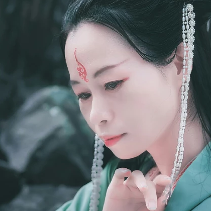 蓮花花開女生頭像，唯美古風真人頭像