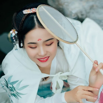 超萌可愛(ài)帶團(tuán)扇女生頭像，唯美古風(fēng)真人頭像