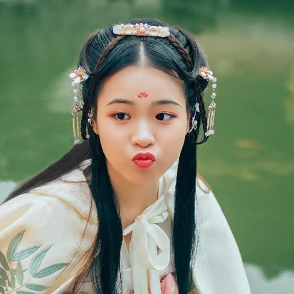 超萌可愛帶團扇女生頭像，唯美古風(fēng)真人頭像
