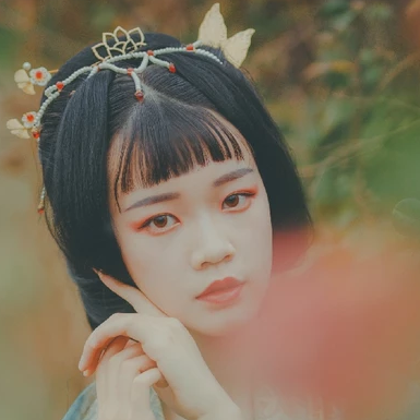 山茶花開女生頭像，唯美古風真人頭像