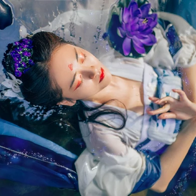 青蓮芙蓉女生頭像，唯美古風真人頭像