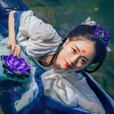青蓮芙蓉女生頭像，唯美古風真人頭像