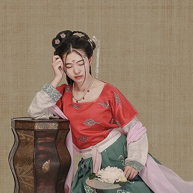 古典牡丹帶傘團扇女生頭像，唯美古風真人頭像