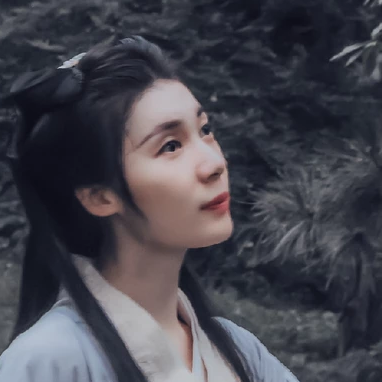 素雅復古帶傘女生頭像，唯美古風真人頭像