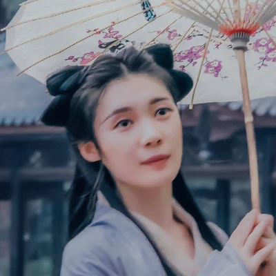 素雅復古帶傘女生頭像，唯美古風真人頭像