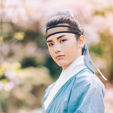 書生賞花游玩男生頭像，唯美古風(fēng)真人頭像