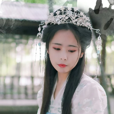 詩意琴女女生頭像，唯美古風真人頭像