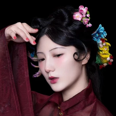 典雅梅花女生頭像，唯美古風真人頭像
