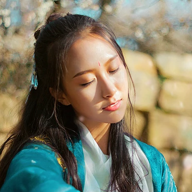 花開半夏女生頭像，唯美古風真人頭像
