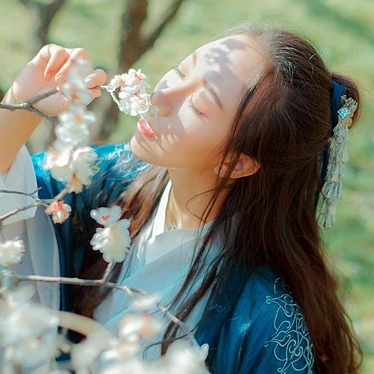 花開半夏女生頭像，唯美古風真人頭像