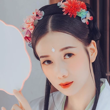 清新精致帶團扇女生頭像，唯美古風真人頭像