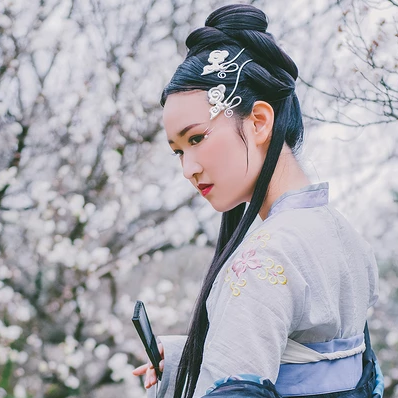 嬌艷花朵女生頭像，唯美古風真人頭像