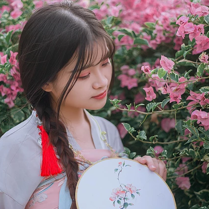清新淑女持團扇女生頭像，唯美古風真人頭像