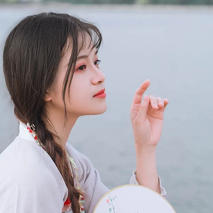 清新淑女持團扇女生頭像，唯美古風真人頭像