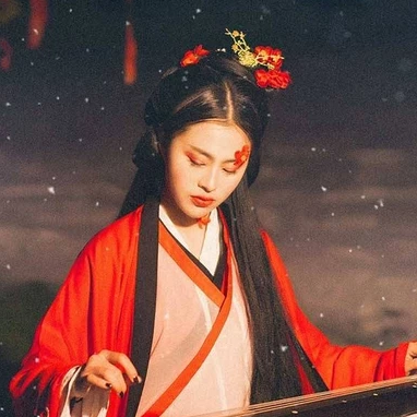 紅梅拂面女生頭像，唯美古風(fēng)真人頭像