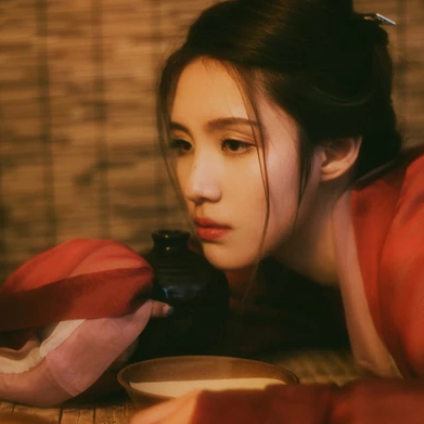 紅衣傷感喝酒女生頭像，唯美古風真人頭像