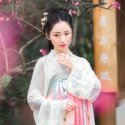 花香滿溢清新女生頭像，唯美古風真人頭像