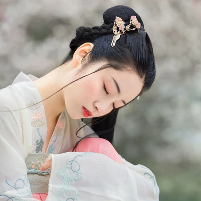 花香滿溢清新女生頭像，唯美古風真人頭像