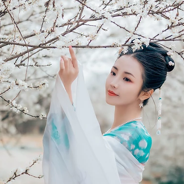 清新梨花芬芳女生頭像，唯美古風(fēng)真人頭像
