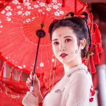 嬌艷朱紅女生頭像，唯美古風真人頭像