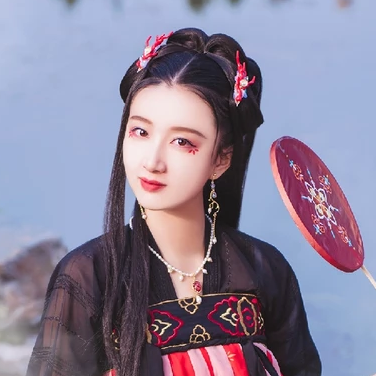 優雅喝酒女生頭像，唯美古風真人頭像