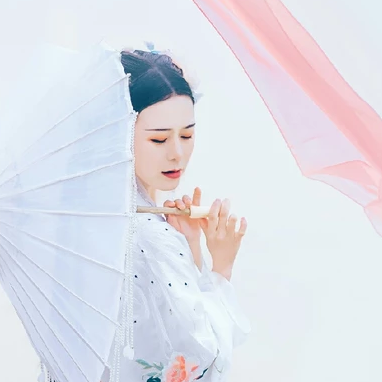 朦朧仙緣女生頭像，唯美古風真人頭像