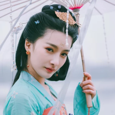 優雅持傘女生頭像，唯美古風真人頭像