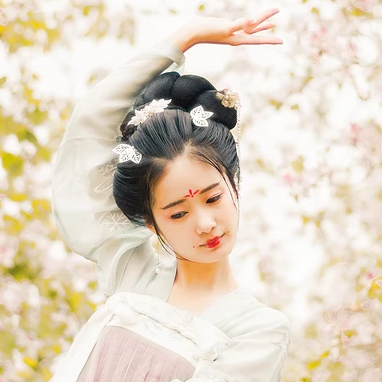 氣質花朵帶傘女生頭像，唯美古風真人頭像