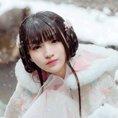 白雪飄落清新氣質女生頭像，唯美古風真人頭像