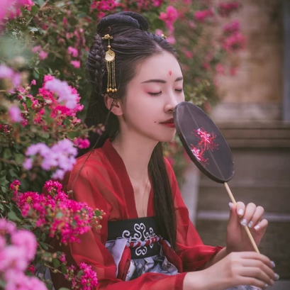 花顏古典氣質女生頭像，唯美古風真人頭像