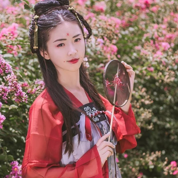 花顏古典氣質女生頭像，唯美古風真人頭像