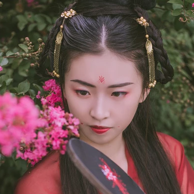 花顏古典氣質女生頭像，唯美古風真人頭像