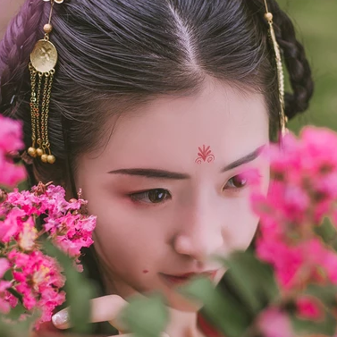 花顏古典氣質女生頭像，唯美古風真人頭像