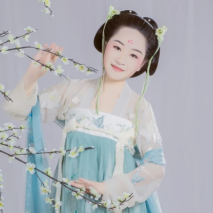 清新淡藍文藝女生頭像，唯美古風真人頭像
