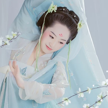 清新淡藍文藝女生頭像，唯美古風真人頭像