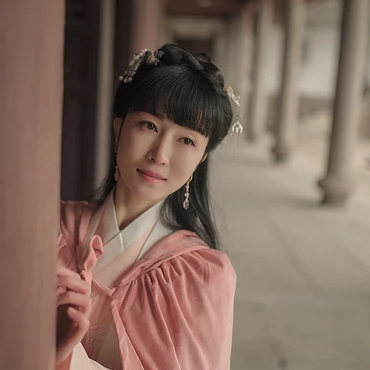 清新帶傘粉色披風女生頭像，唯美古風頭像