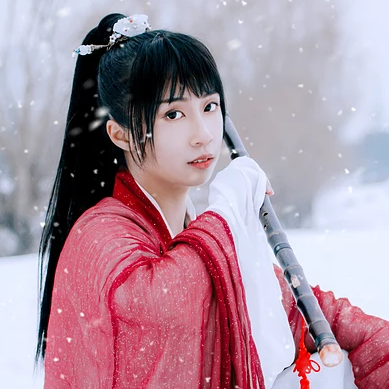 初雪紅衣俠客女生頭像，唯美古風真人頭像