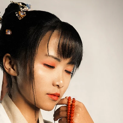 淡雅清新文藝帶團扇女生頭像，唯美古風頭像
