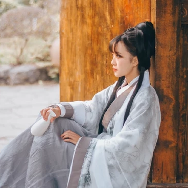 白衣清新復古女生頭像，唯美古風真人頭像