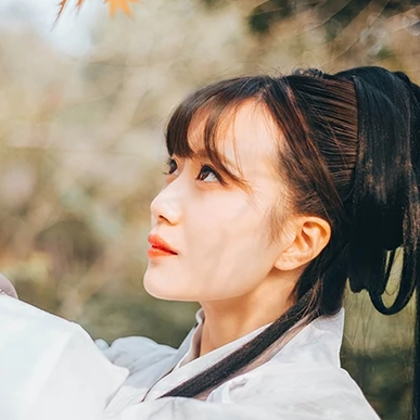 白衣清新復古女生頭像，唯美古風真人頭像