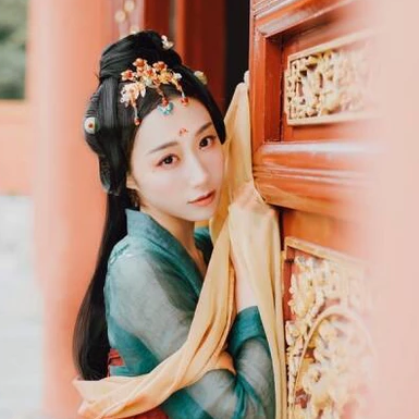 紅妝典雅帶傘團扇女生頭像，唯美古風真人頭像